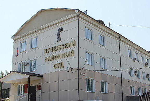 В Пучеже многодетные семьи получают древесину для дома с помощью прокурора